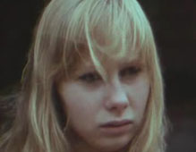 Kati Outinen. "T&auml;&auml;lt&auml; tullaan, el&auml;m&auml;!", 1980